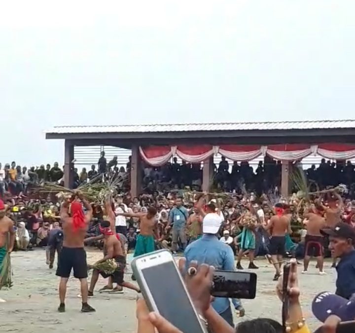 Video Berita Waai-Morella Rawat Ikatan Pela Dalam Atraksi Pukul Sapu Lidi